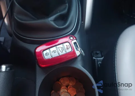 2013 Hyundai Veloster Turbo W/Black z USA, uszkodzony, nr VIN KMHTC6AE1DU174106